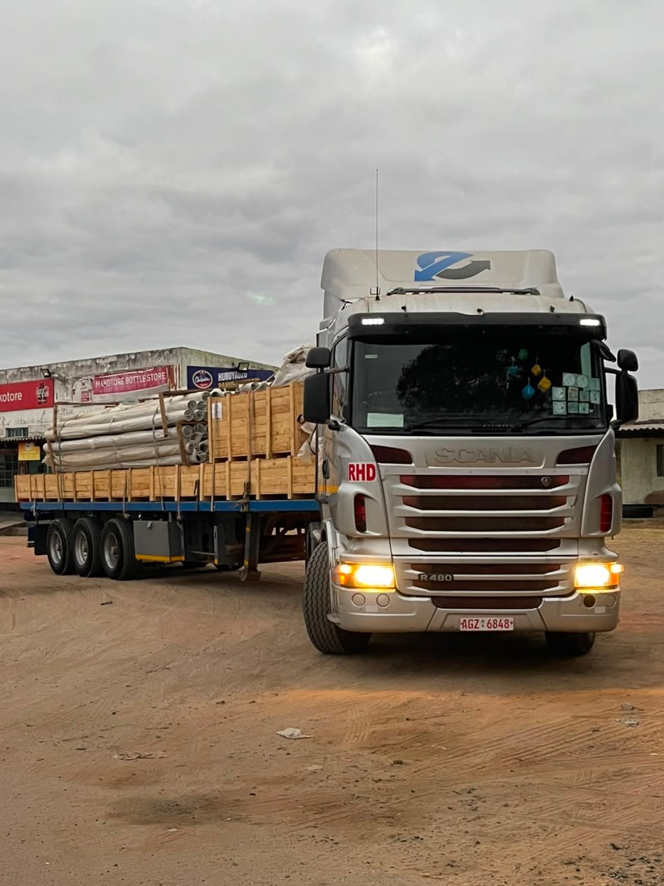 Container freight truck used for cross-border cargo transport